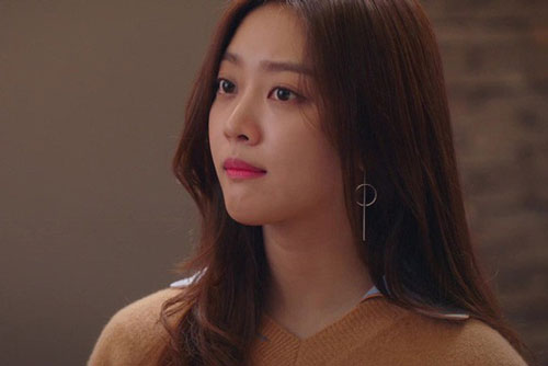 Bí mật đằng sau chiếc quần đùi hoa chồng nâng niu hết mực