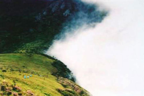 Kỳ bí những đám sương “giết người” ở thung lũng Tre Đen