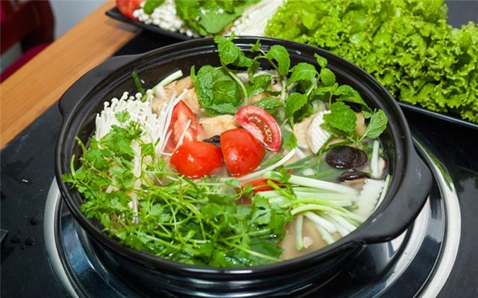 Chị em phải biết: Ăn lẩu nhớ tránh xa những loại rau dù ngon nhưng dễ gây độc tố