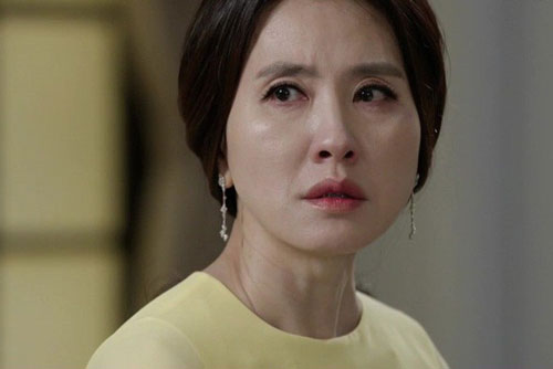 Nhà gái và nhà trai 'đại chiến' ngay tại lễ ăn hỏi vì một lí do không ngờ