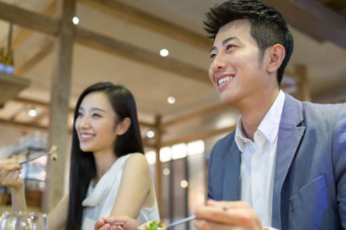 Bức xúc vì em trai và em dâu tìm đủ cách vòi tiền cha mẹ