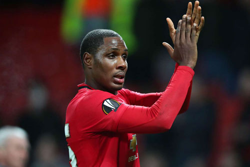Ighalo chỉ được ở lại MU nếu chấp nhận... gia hạn với Shanghai Shenhua