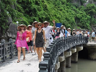 Chưa mở cửa đón khách du lịch quốc tế vào Việt Nam
