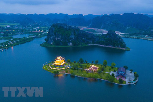 Chiêm ngưỡng vùng đất cố đô sơn thủy hữu tình khi đêm về