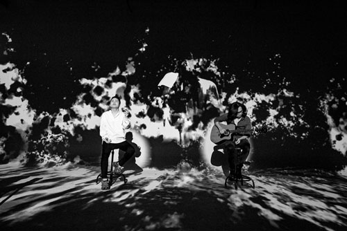 Tùng Dương bất ngờ hòa giọng với Trần Lập trong MV "Cơn mưa tháng 5"