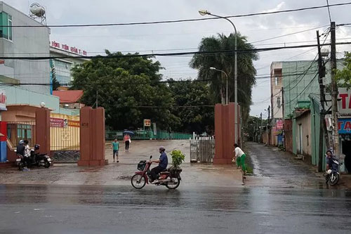 Kon Tum: Giải cứu thiếu nữ bị trêu ghẹo, trung tá công an bị chém trọng thương