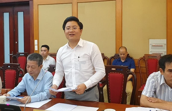 Ông Nguyễn Kim Hùng – Phó Viện trưởng Viện khoa học quản trị doanh nghiệp nhỏ và vừa phát biểu tại Hội nghị 