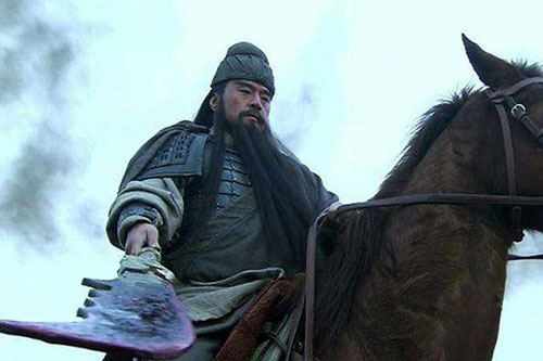 Quan Vũ có sức địch vạn người tại sao lại bị ‘tưới máu’ lên mặt?