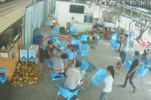 TP.HCM: Chủ quán cà phê bị đánh tới tấp vì 2 đĩa cơm