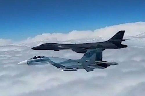 Máy bay chiến đấu Nga “đuổi” máy bay Mỹ khỏi biên giới