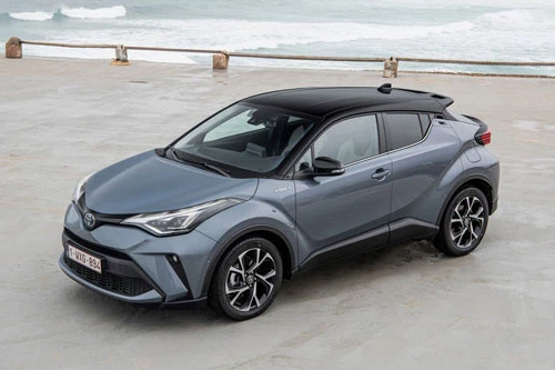 10. Toyota C-HR (giá: 21.295-26.350 USD).