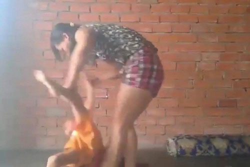 Có hay không chuyện mẹ kế bóp cổ, đánh đập dã man con chồng 5 tuổi?