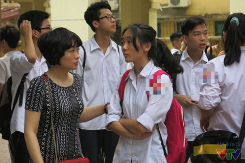 Thí sinh làm thủ tục đăng ký dự tuyển vào lớp 10 Hà Nội cần lưu ý những điều này