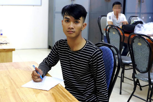 Lâm Đồng: Phát hiện lựu đạn, kiếm Nhật, áo chống đạn tại nhà đối tượng tàng trữ ma túy