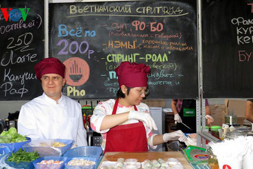 Nhà hàng Việt ở Nga vượt khó, lan tỏa tinh thần chia sẻ cộng đồng trong mùa dịch