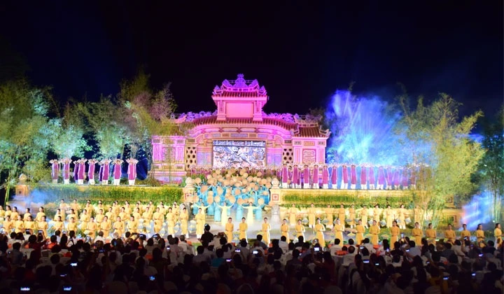Festival Nghề truyền thống Huế được tổ chức vào các năm lẻ.