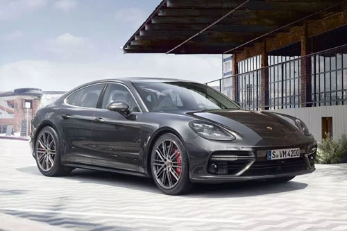 =2. Porsche Panamera Turbo 2020 (thời gian tăng tốc từ 0-96 km/h: 3 giây).