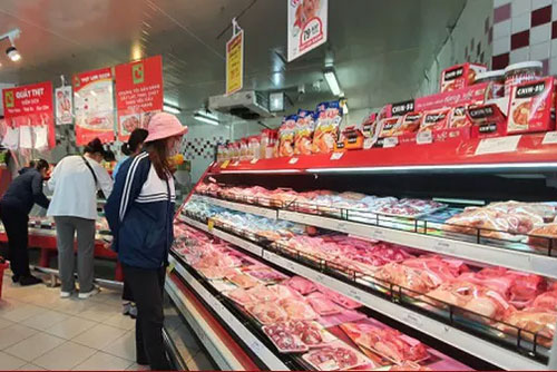 Người tiêu dùng dần hết "kỳ thị" với thịt lợn nhập khẩu