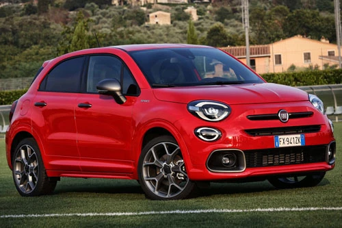 6. Fiat 500X (giá: 24.590-29.495 USD).