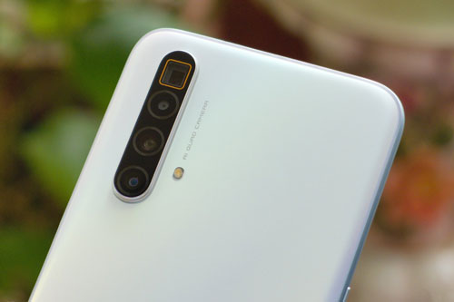 Trên tay Realme X3 SuperZoom: Chip S855 Plus, RAM 12 GB, giá 12,66 triệu