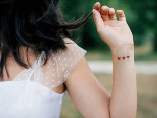 Bạn gái thích xăm hình dù bị bố mẹ tôi ghét ra mặt
