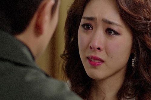 Rớt nước mắt bất ngờ đằng sau chiếc bánh gato bạn trai bắt ăn cho bằng được