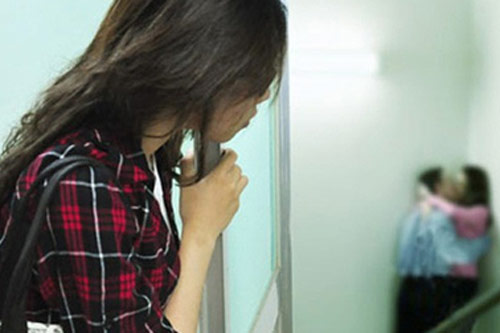 "Đòn độc" của phụ nữ thông minh khi biết chồng có bồ