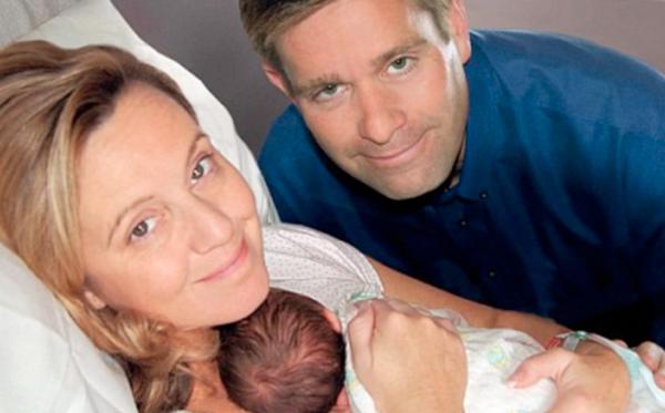 Vừa mừng vì có thai, bà mẹ bàng hoàng nhận tin đứa con trong bụng không phải của mình