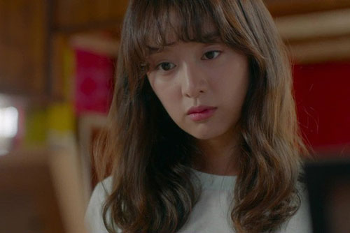 Đêm tân hôn, người yêu cũ của chồng khơi lại nhớ thương trên Facebook, vợ “nóng mắt” đáp trả thẳng thừng