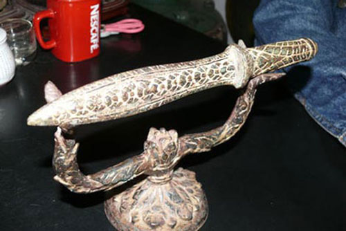 Bí ẩn về “kiếm lệnh” trong kho báu vua Chàm