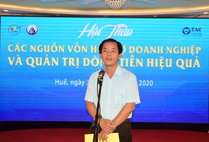 Phó chủ tịch UBND tỉnh Thừa Thiên Huế Nguyễn Văn Phương phát biểu tại hội thảo.
