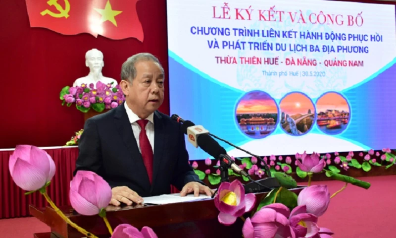 Chủ tịch UBND tỉnh Thừa Thiên Huế Phan Ngọc Thọ phát biểu.