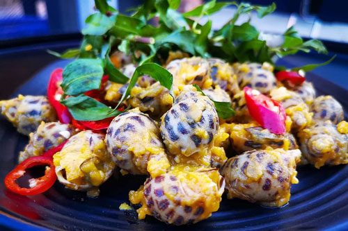 Ốc hương sốt trứng muối và các món hải sản ngon khi 'vi vu' đến Vũng Tàu