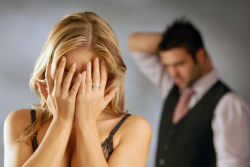 Sự thật đằng sau tình yêu chân thành của anh chàng nghèo với cô vợ giàu