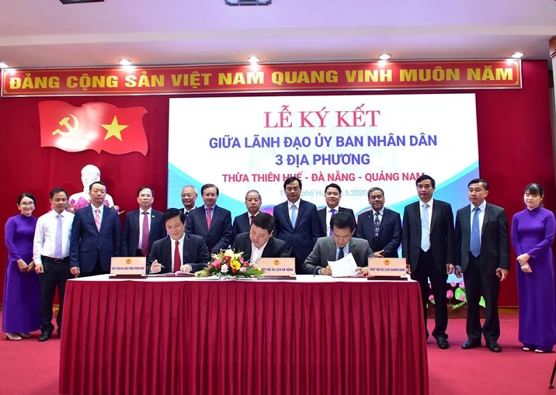 Hiệp hội Du lịch 3 địa phương ký kết biên bản hợp tác đồng hành hưởng ứng chương trình liên kết hành động. Hiệp hội Du lịch 3 địa phương ký kết biên bản hợp tác đồng hành hưởng ứng chương trình liên kết hành động.