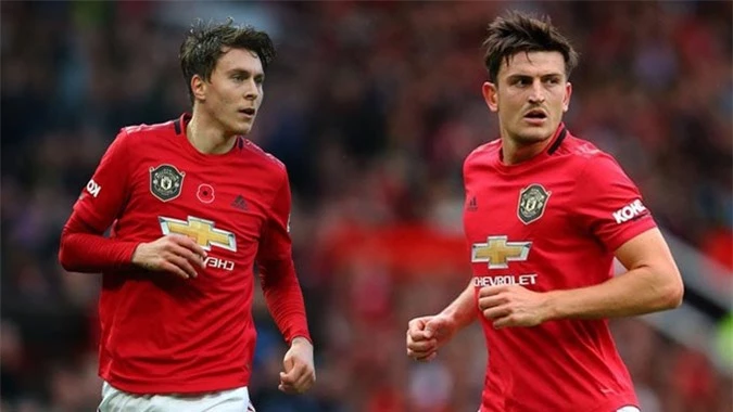 Lindelof (trái) đang là người đá cặp nhiều nhất với Maguire