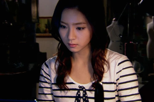 Cứ sống mãi như thế này, chắc tôi "chết ngạt" trong nhà chồng