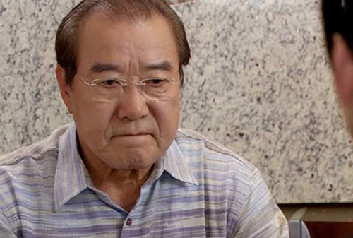 Bố gọi điện cho bạn gái tôi hỏi thăm tình hình sức khỏe của mẹ em, không ngờ điều nhận lại là những lời la hét chói tai khiến ông tá hỏa