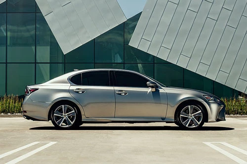 7. Lexus GS 350 2020.