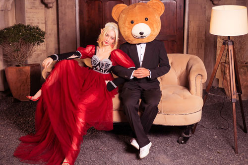 Thiều Bảo Trang khoe "người yêu" bảnh bao nhưng lại bắt che kín mặt