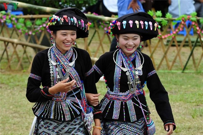 độc đáo trang phục truyền thống của phụ nữ lự lai châu hình 13 doc dao trang phuc truyen thong cua phu nu lu lai chau hinh 13
