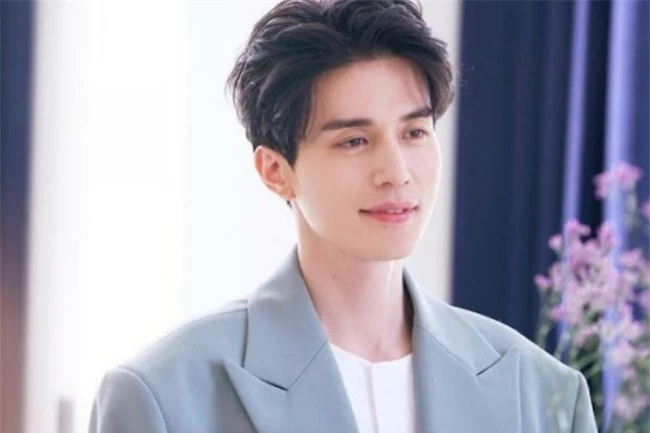 Lee Dong Wook, tài tử 'trẻ mãi không già' khiến triệu cô gái phát cuồng