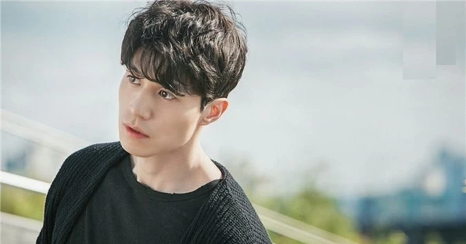 Lee Dong Wook, tài tử 'trẻ mãi không già' khiến triệu cô gái phát cuồng