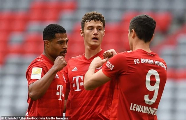 Lewandowski lập cú đúp, Bayern Munich hủy diệt Dusseldorf - 2