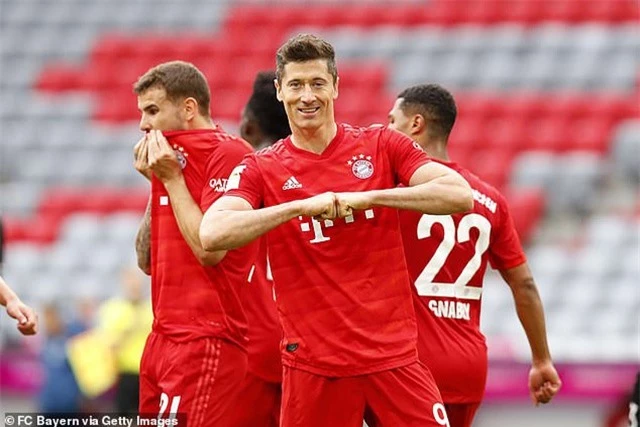 Lewandowski lập cú đúp, Bayern Munich hủy diệt Dusseldorf - 3