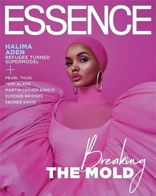 Halima Aden diện đầm hồng của Công Trí xuất hiện trên bìa tạp chí Essence.