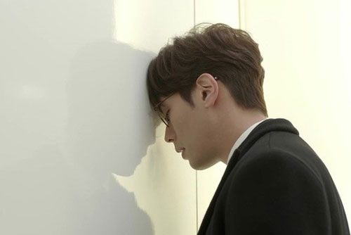 Bí mật đằng sau việc giữa đêm tân hôn, chồng 'ngậm đắng nuốt cay' kí vào đơn ly hôn