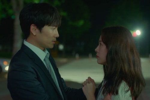 Vợ đã hai con nhưng luôn mặc như thiếu nữ còn son