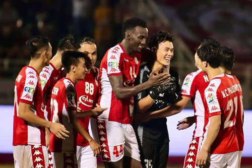 Bùi Tiến Dũng tiết lộ 'bí kíp' bắt penalty: 'Tôi để ý tư thế và biểu hiện cảm xúc của đối thủ'