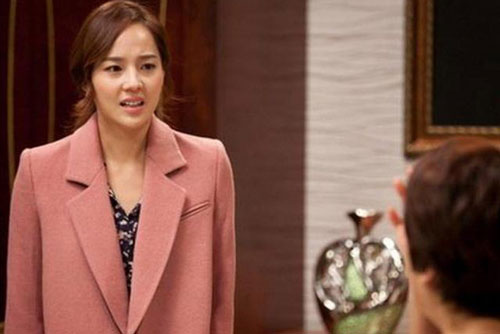 Chồng cũ 1 tháng chỉ cho gặp con 2 lần, tôi đánh liều đến xem thì "chết lặng"